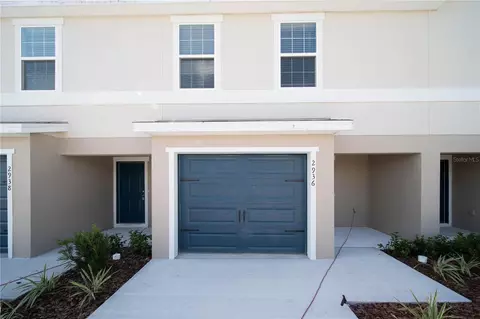 2886 Idyll Lakes Cir, Plant City, FL 33566
