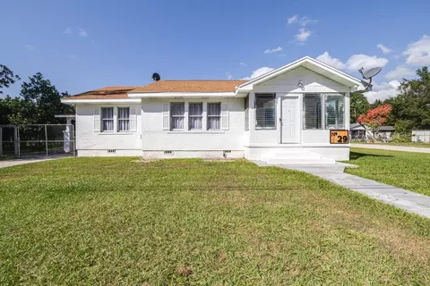 29 N Orange Ave, Fort Meade, FL 33841
