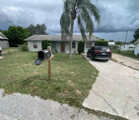 201 Valencia Dr, Auburndale, FL 33823