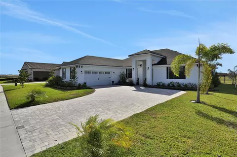 319 Spinnaker Ct, Auburndale, FL 33823