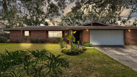 517 Oak Trl, Lakeland, FL 33813