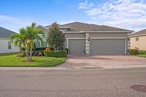 3682 Plymouth Dr, Winter Haven, FL 33884