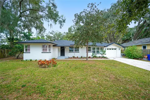 323 Allamanda Dr, Lakeland, FL 33803