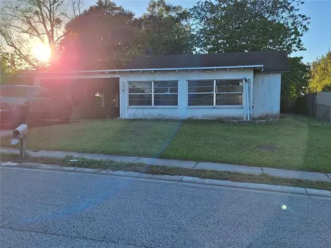 15023 17th St, Dade City, FL 33523