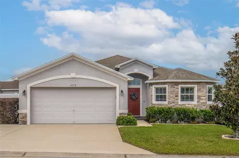 5719 Fischer Dr, Lakeland, FL 33812
