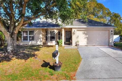 817 Sunset Cove Dr, Winter Haven, FL 33880