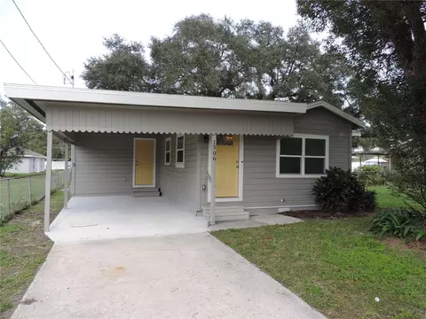 1306 NE 3rd St, Mulberry, FL 33860