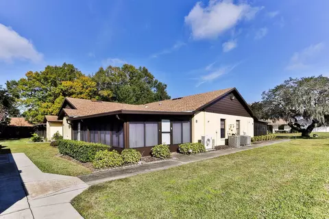 8 Kendra Ct, Winter Haven, FL 33880