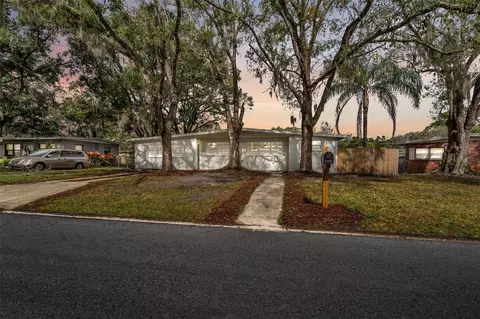 512 E Langford Dr, Plant City, FL 33563