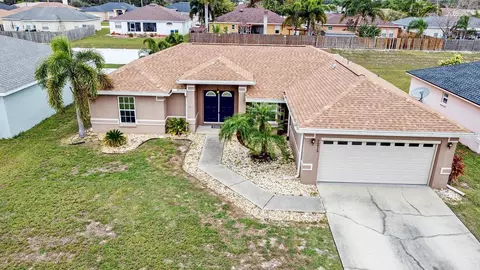7215 Summit Pl, Winter Haven, FL 33884