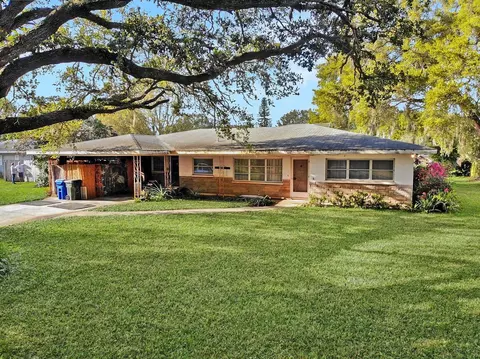 1208 Greenview Dr, Lakeland, FL 33805