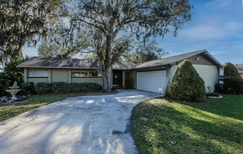 528 Queens Loop N, Lakeland, FL 33803