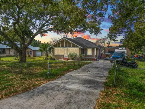 124 S 1st St, Haines City, FL 33844
