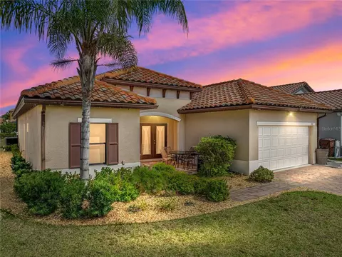 384 Villa Sorrento Cir, Haines City, FL 33844