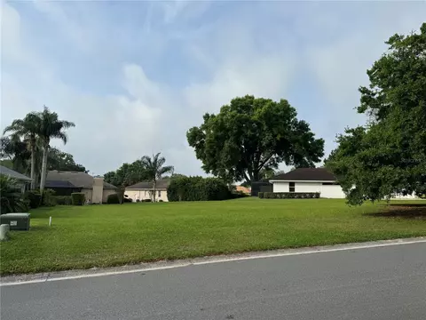 2116 Longleaf Cir, Lakeland, FL 33810