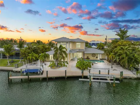 523 68th St, Holmes Beach, FL 34217 photo 1