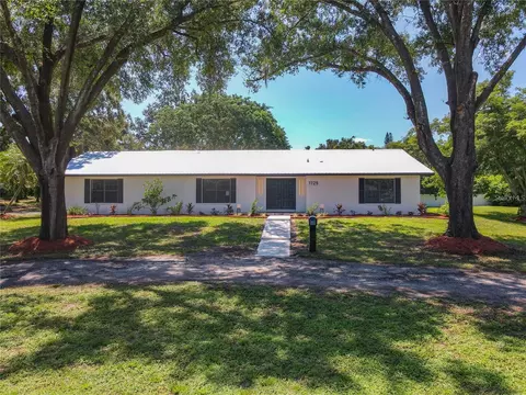1725 Lake Miriam Dr, Lakeland, FL 33813