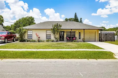 2205 N Warnell St, Plant City, FL 33563