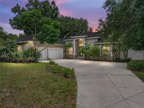 42 Lake Eloise Ct, Winter Haven, FL 33884
