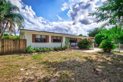 616 Avenue E SE, Winter Haven, FL 33880