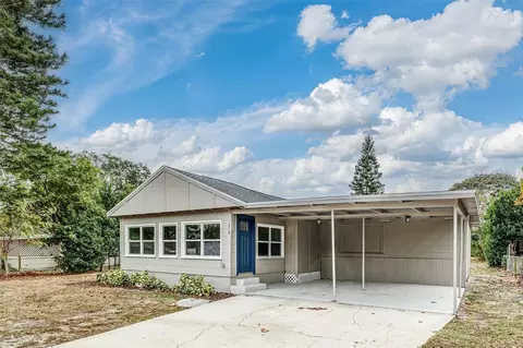 318 Senate St, Auburndale, FL 33823