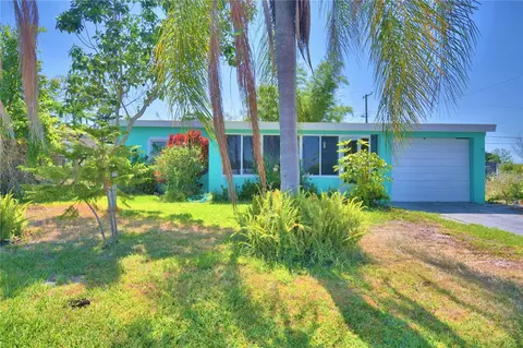 308 Thomas Ave, Frostproof, FL 33843