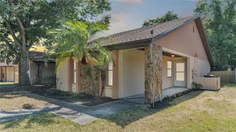 5015 Cimarron Dr, Lakeland, FL 33813