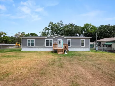 424 1st St, Polk City, FL 33868