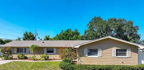14232 Yacht Club Blvd, Seminole, FL 33776