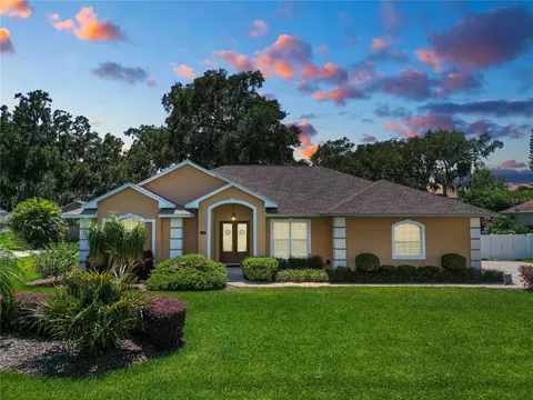 318 Hamilton Shores Dr NE, Winter Haven, FL 33881