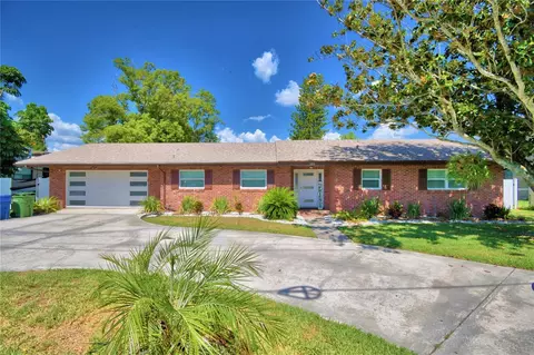 100 N Lake Howard Dr, Winter Haven, FL 33880