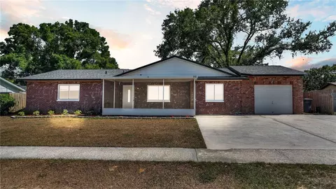 510 Cocoplum Dr, Seffner, FL 33584