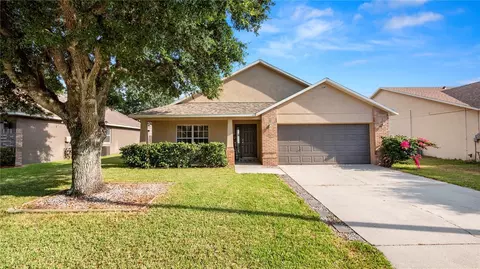 111 Citrus Landing Dr, Plant City, FL 33563