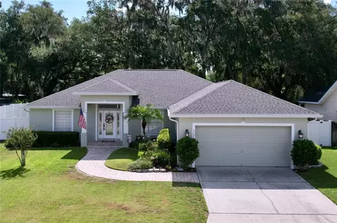 5294 Hidden Oaks Dr, Lakeland, FL 33811