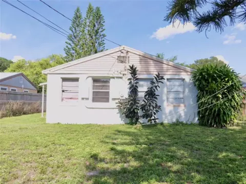 217 Mckean St, Auburndale, FL 33823