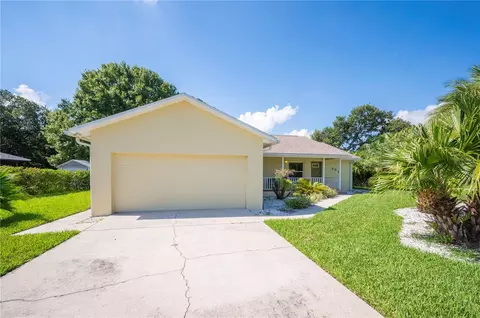 902 Flag Ct, Auburndale, FL 33823