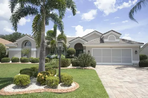 2335 Platinum Dr, Sun City Center, FL 33573
