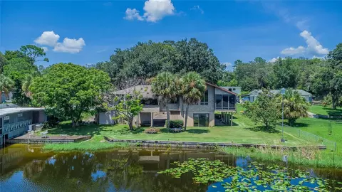 510 Brooks Ct, Polk City, FL 33868