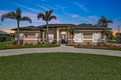 151 Avery Dr E, Auburndale, FL 33823