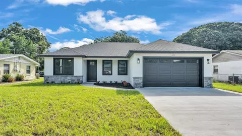 220 Boone Dr, Auburndale, FL 33823
