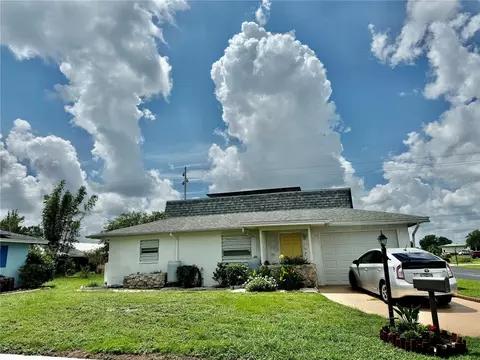 705 Radford Pl, Sun City Center, FL 33573