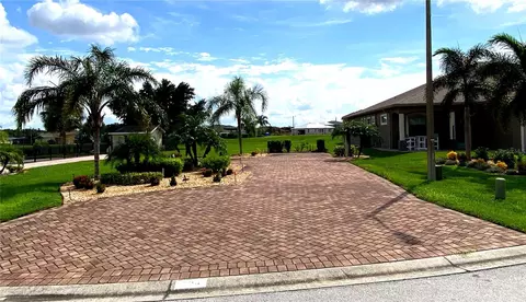 724 Teaberry Trl, Polk City, FL 33868