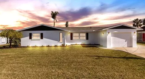 1965 Neptune Dr, Englewood, FL 34223