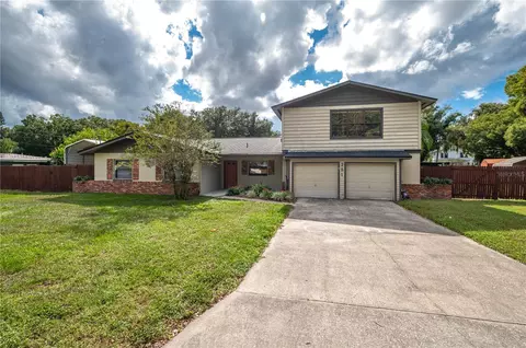 251 Lake Howard Dr SW, Winter Haven, FL 33880