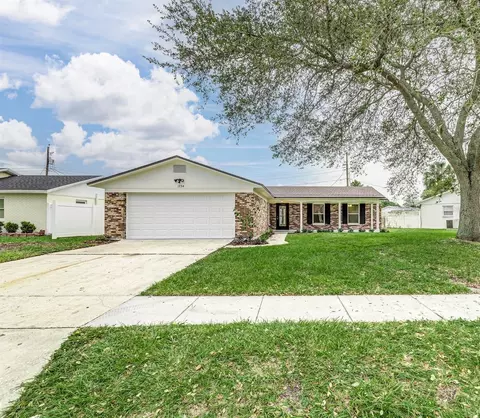 1734 Cordova Cir W, Lakeland, FL 33801