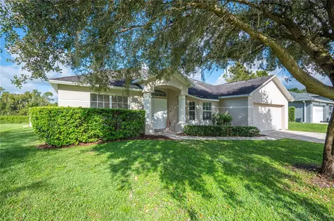 8423 Greystone Dr, Lakeland, FL 33810