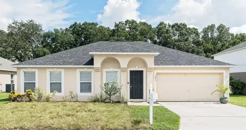 5656 Oakwood Knoll Dr, Lakeland, FL 33811