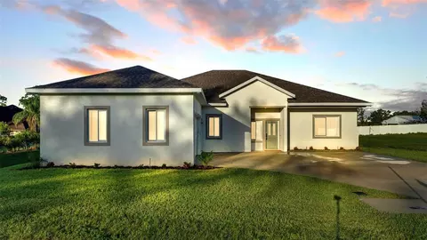 570 Gandhi Dr, Lakeland, FL 33813