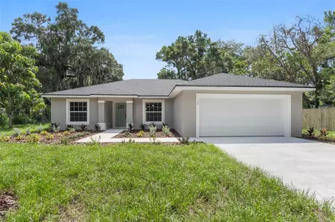12 Lippitt Ave, Frostproof, FL 33843