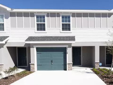 2719 Walden Town Cir, Plant City, FL 33566
